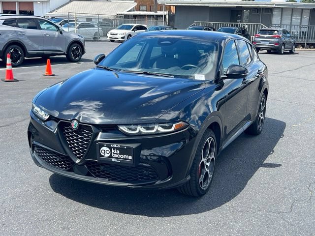 Used 2024 Alfa Romeo Tonale Veloce w/ Premium Interior Package AWD/4WD image 3