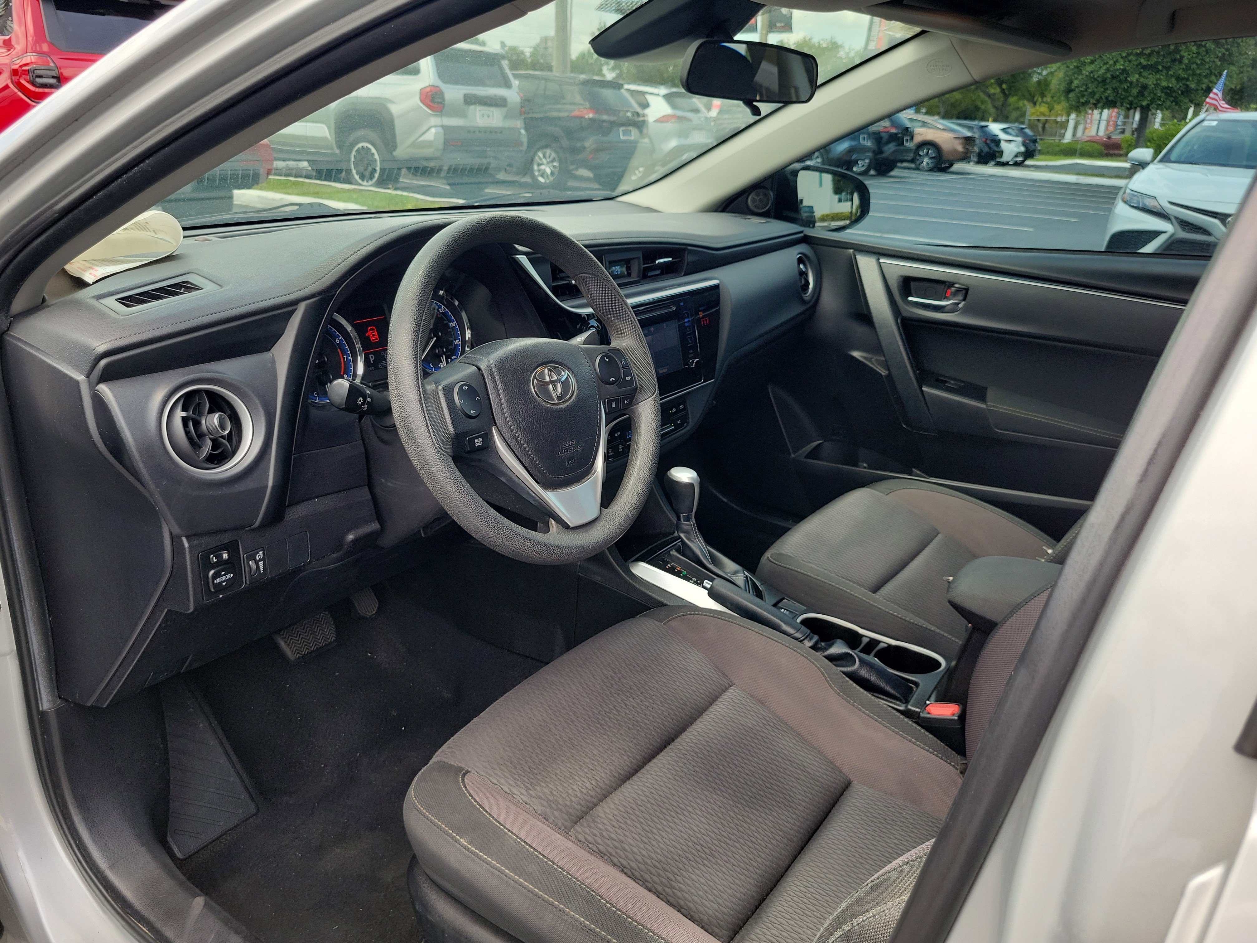 Used 2019 Toyota Corolla LE FWD image 19