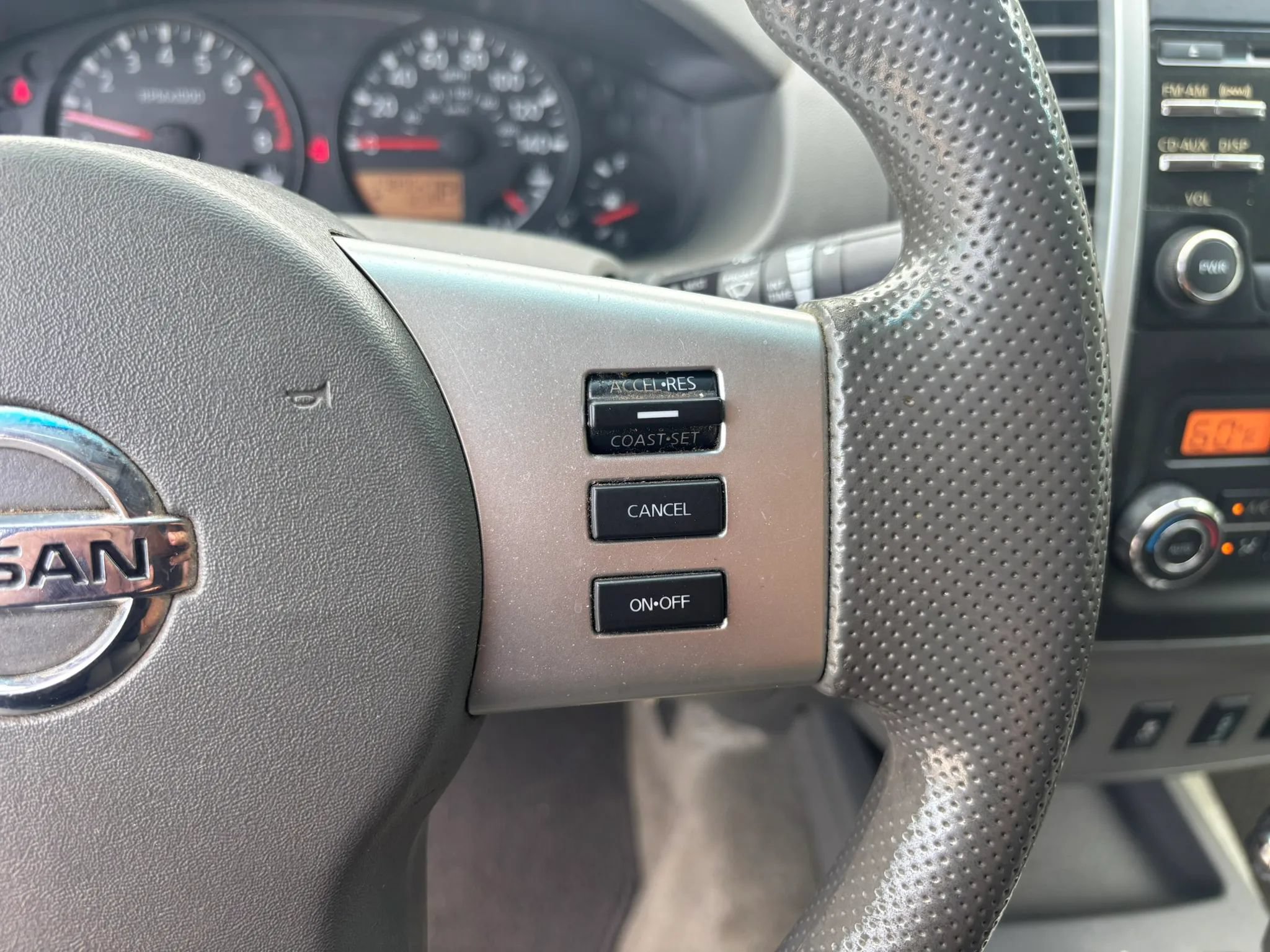 Used 2013 Nissan Frontier SV w/ SV Value Truck Pkg RWD image 13