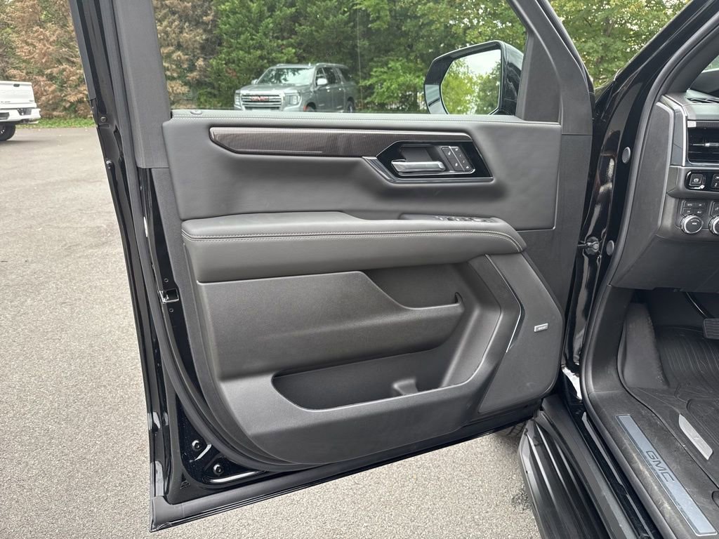 New 2026 GMC Yukon XL Elevation w/ LPO, Floor Liner Package image 22