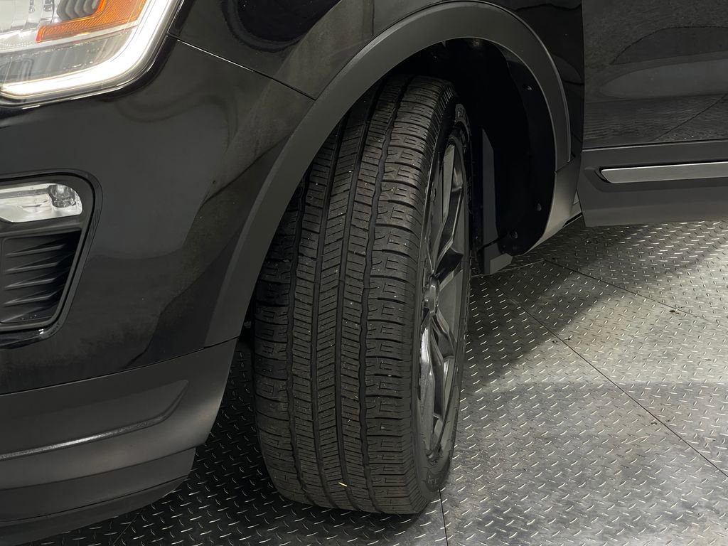 Used 2019 Ford Explorer XLT w/ Equipment Group 202A image 39