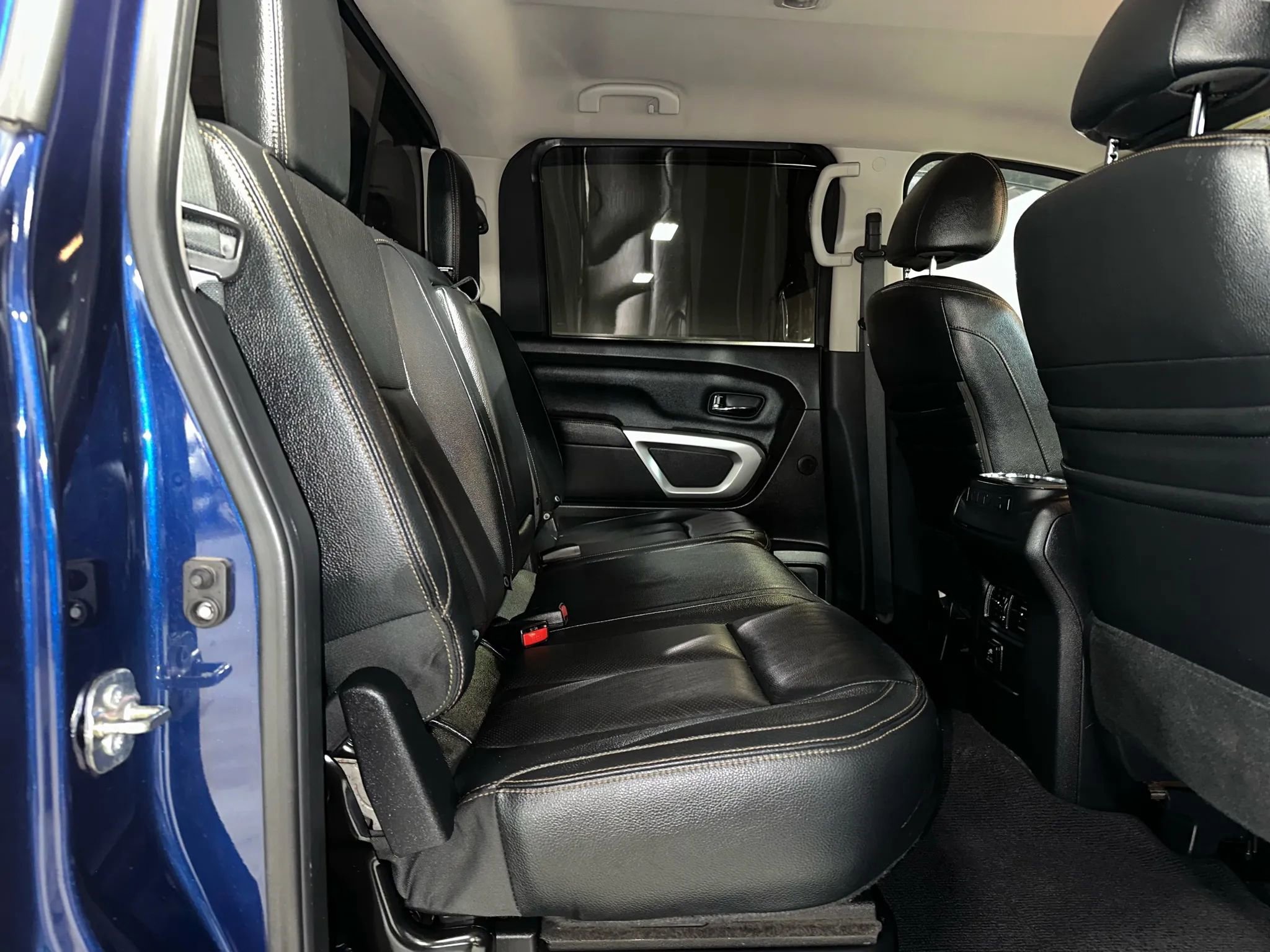 Used 2017 Nissan Titan SL image 29