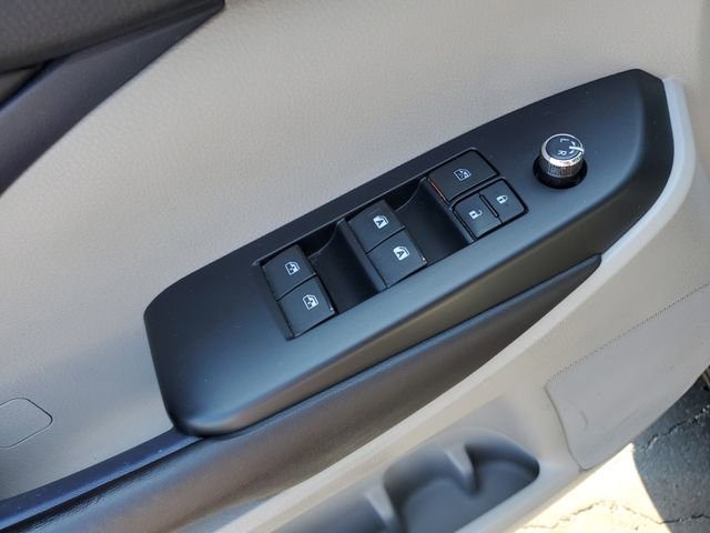 Used 2016 Toyota Highlander XLE AWD/4WD image 22