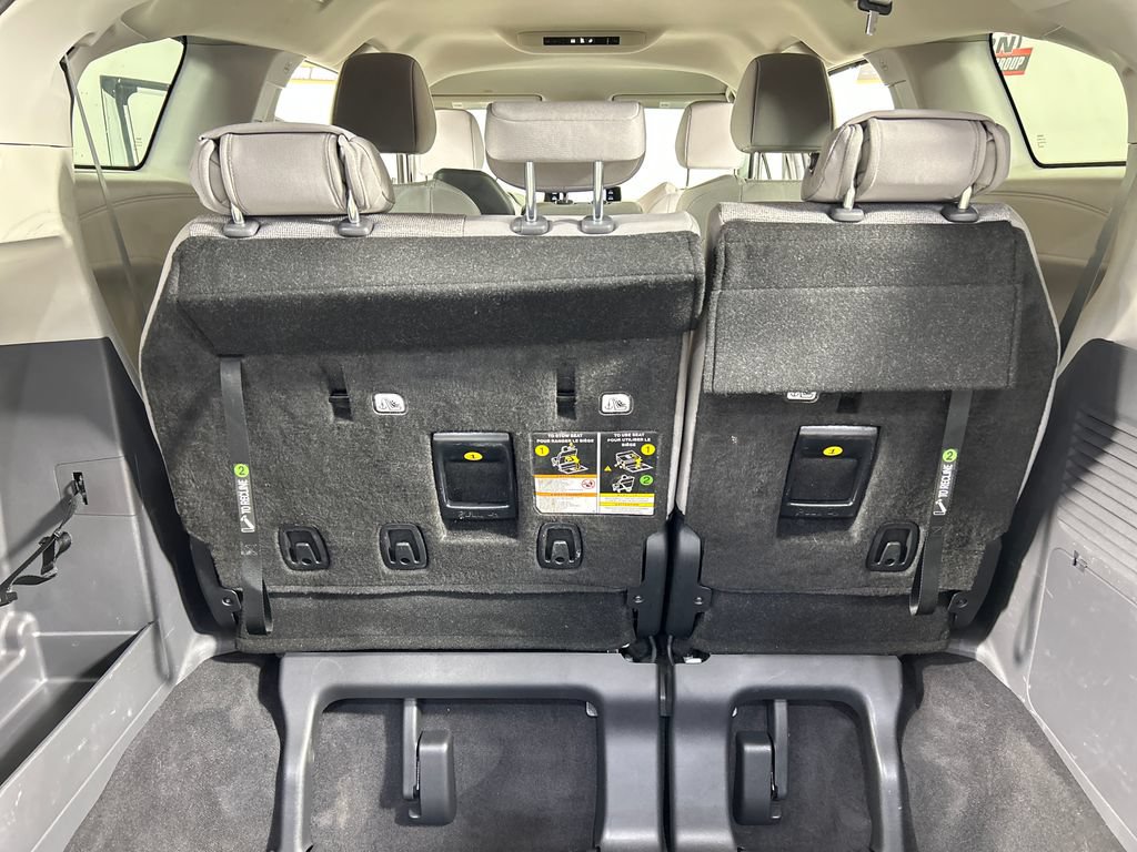 Used 2023 Toyota Sienna LE AWD/4WD image 19