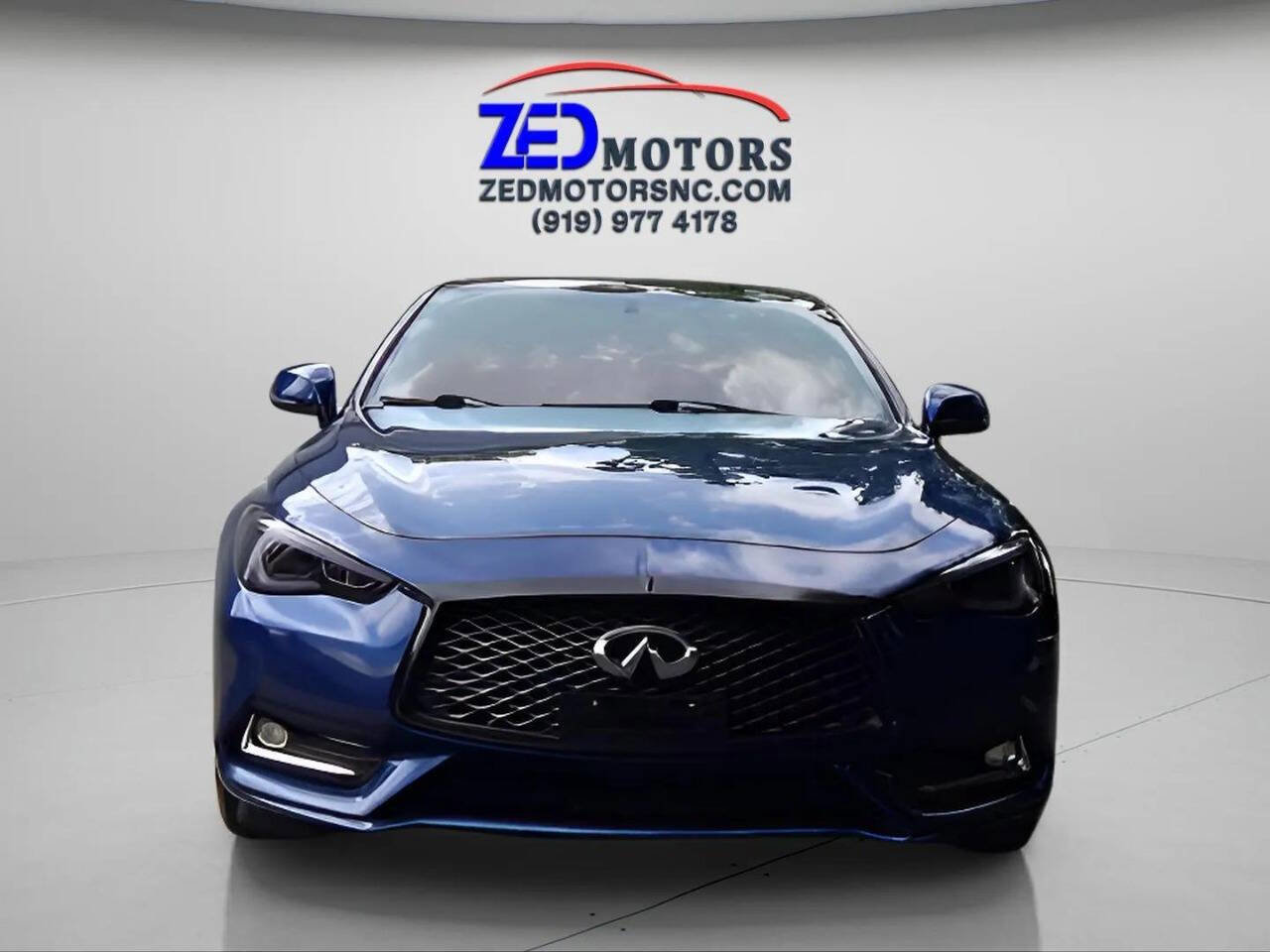 Used 2018 INFINITI Q60 3.0t Luxe w/ Sensory Package 3.0T Luxe image 2
