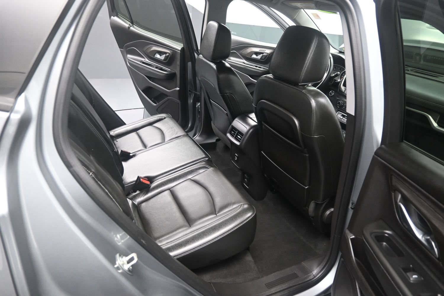 Used 2024 GMC Terrain SLT w/ Elevation Edition AWD/4WD image 26
