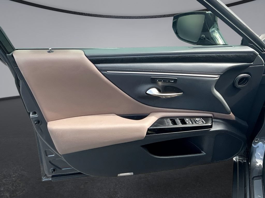 Certified 2024 Lexus ES 300h w/ Premium Package FWD image 16
