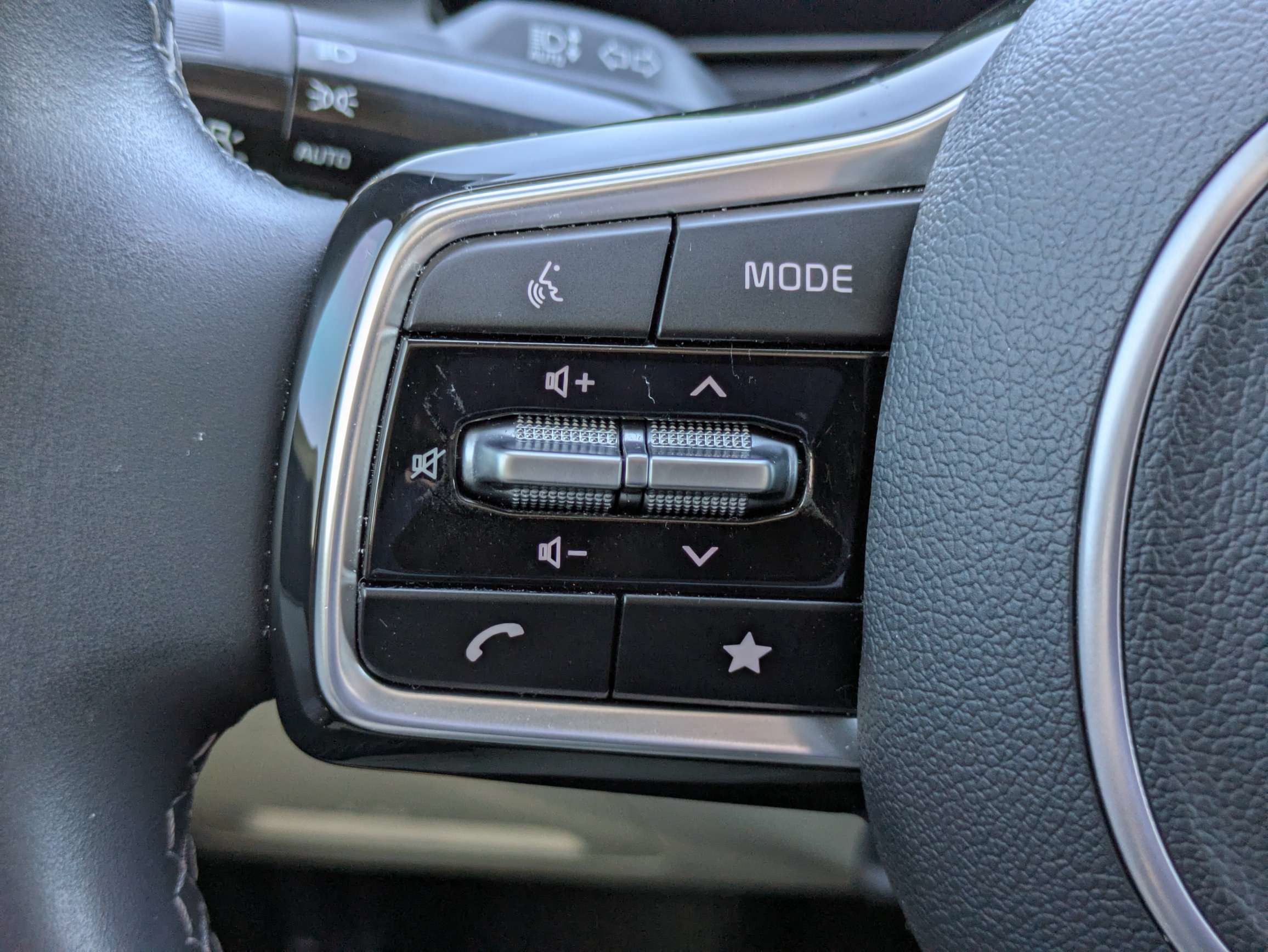 Certified 2025 Kia Sorento S FWD image 24