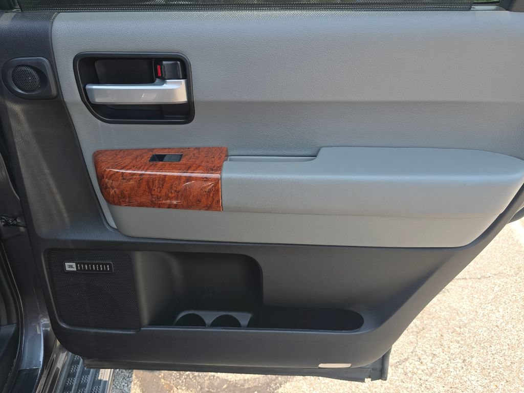 Used 2018 Toyota Sequoia Platinum AWD/4WD image 21