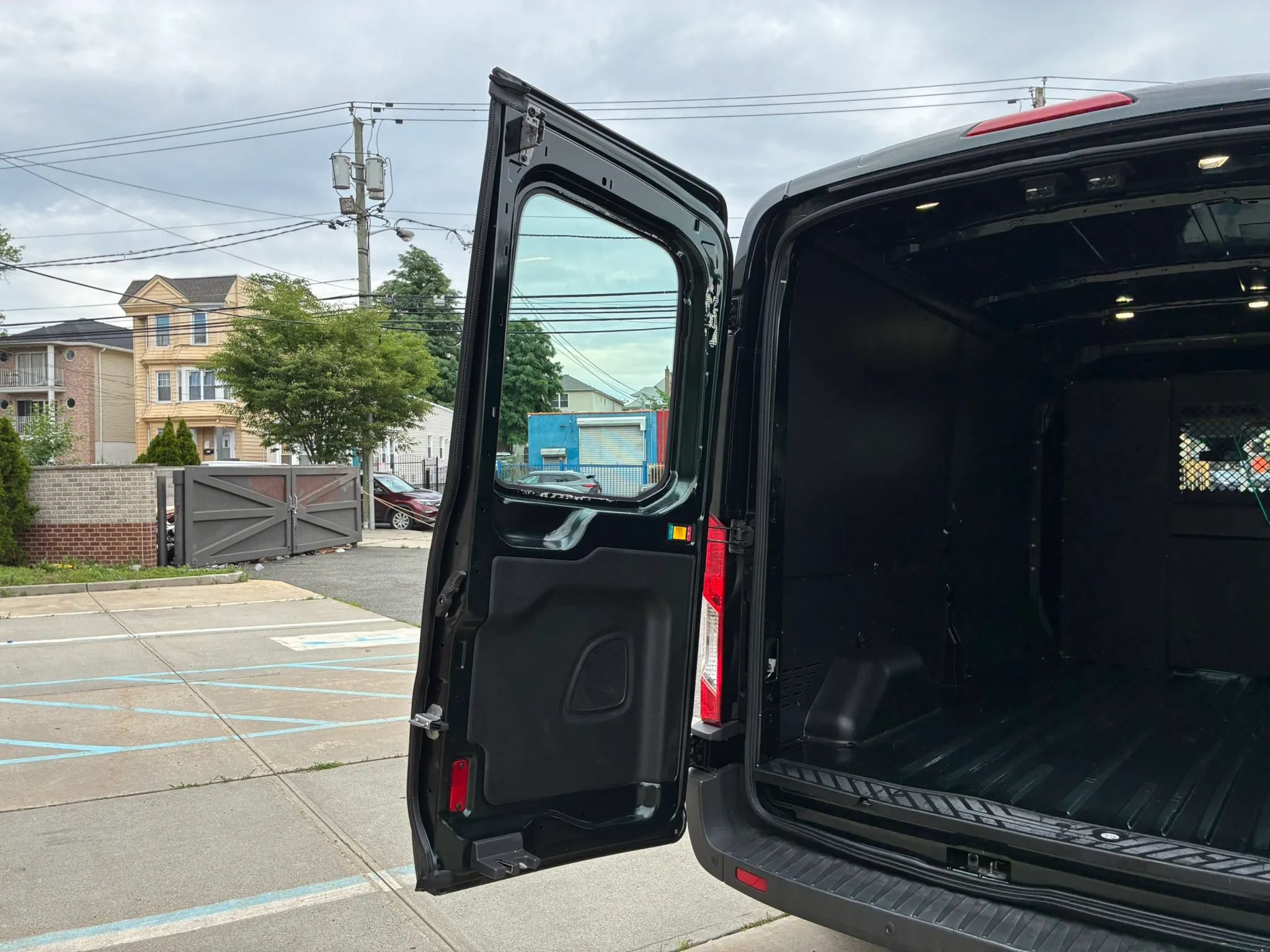 Used 2017 Ford Transit 150 148 Medium Roof RWD image 23