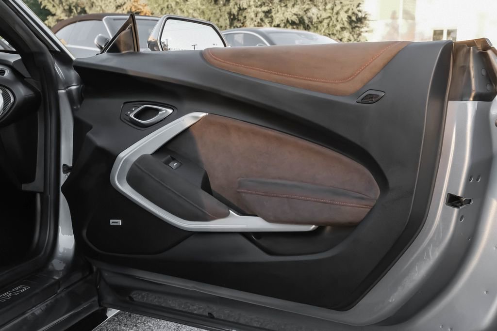 Used 2020 Chevrolet Camaro ZL1 image 45