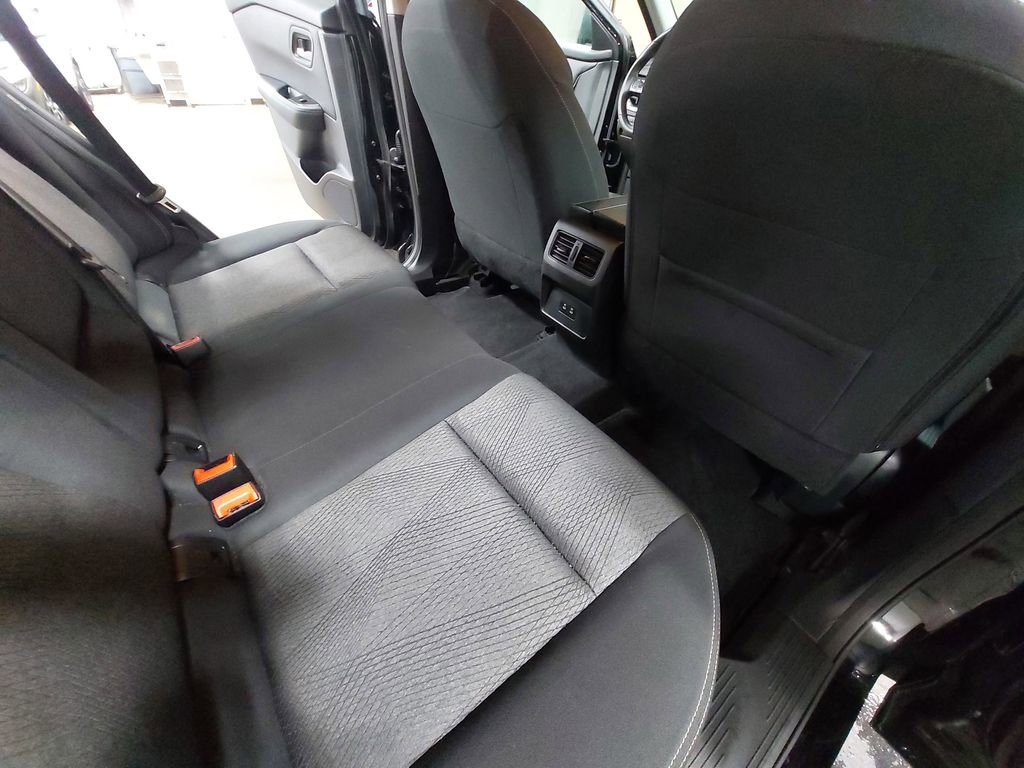 Certified 2025 Nissan Rogue SV image 11
