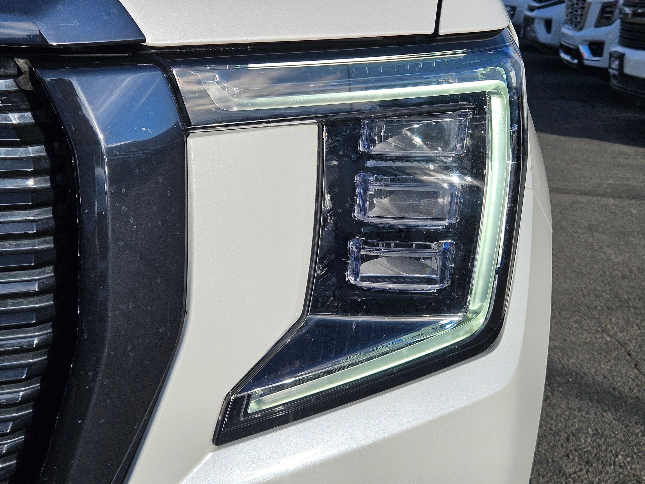 Used 2023 GMC Yukon Denali Ultimate w/ LPO, Floor Liner Package AWD/4WD image 12