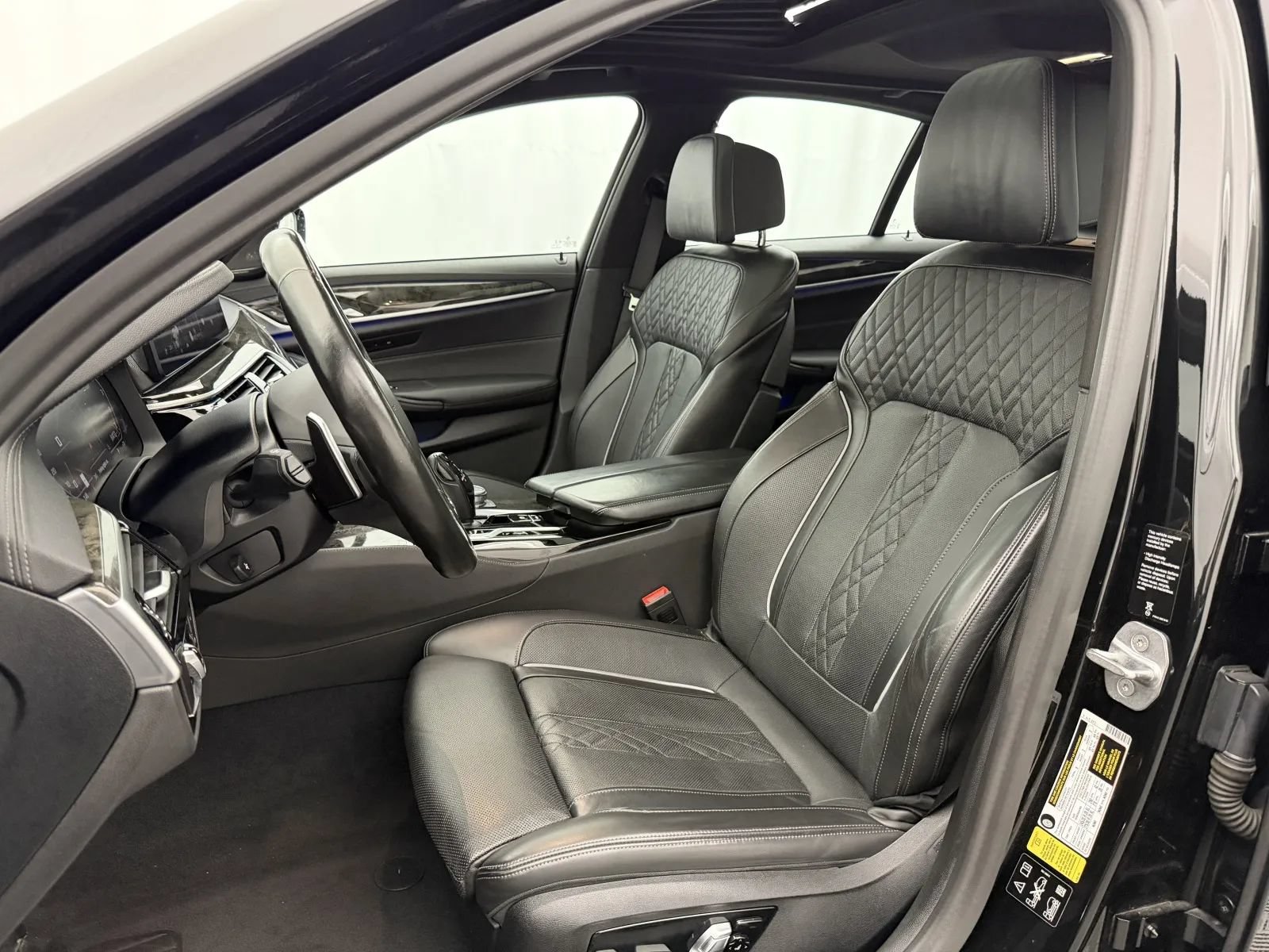 Used 2021 BMW M550i xDrive AWD/4WD image 13