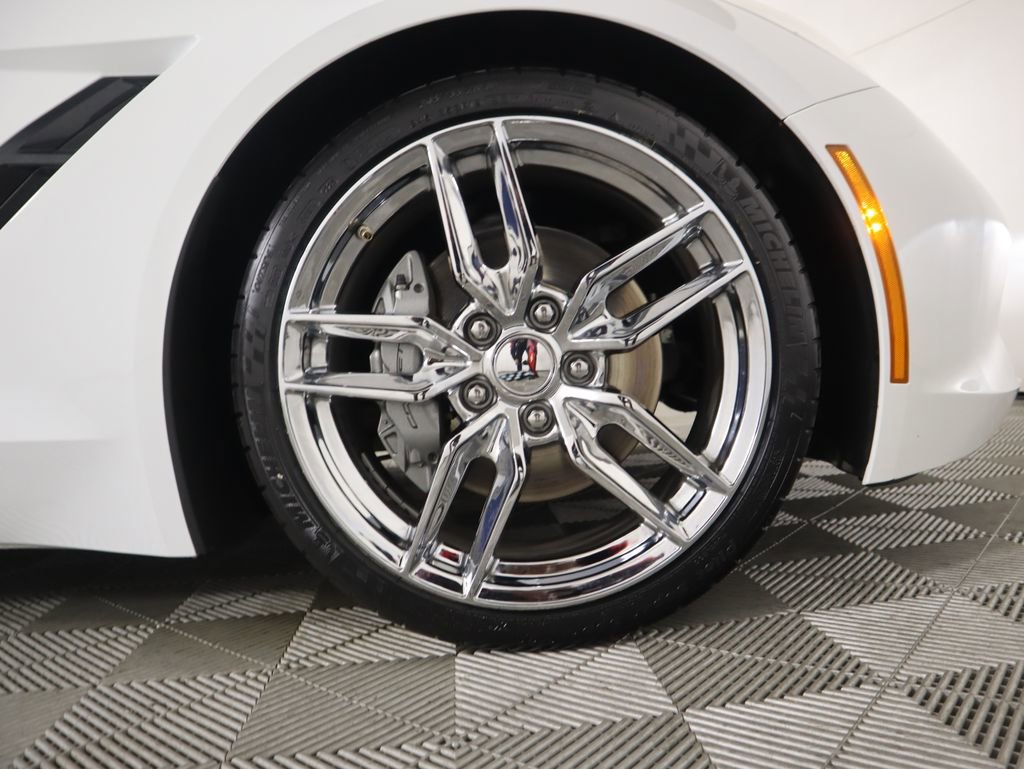Used 2019 Chevrolet Corvette Stingray Convertible image 35