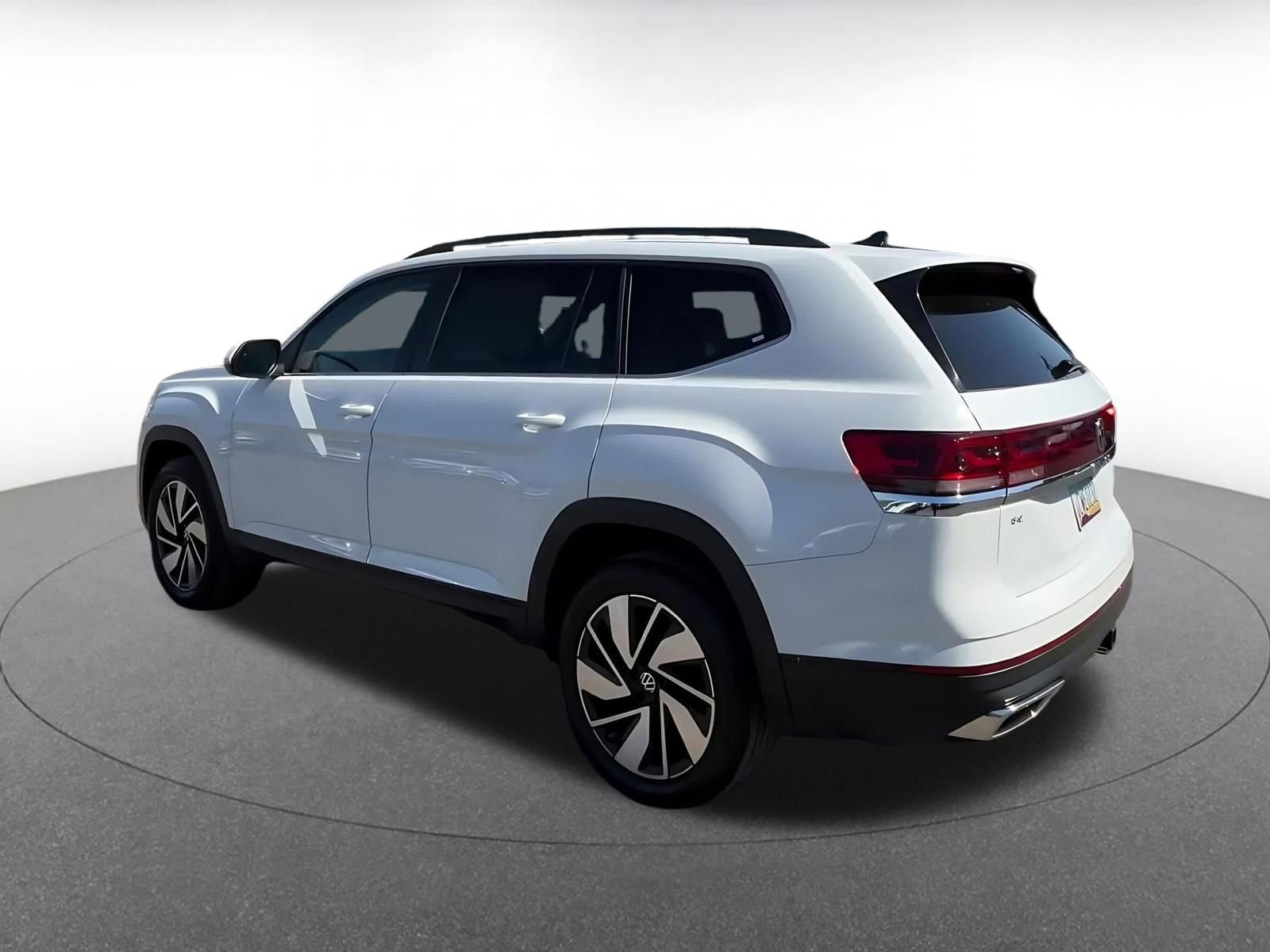 Used 2025 Volkswagen Atlas SE AWD/4WD image 10