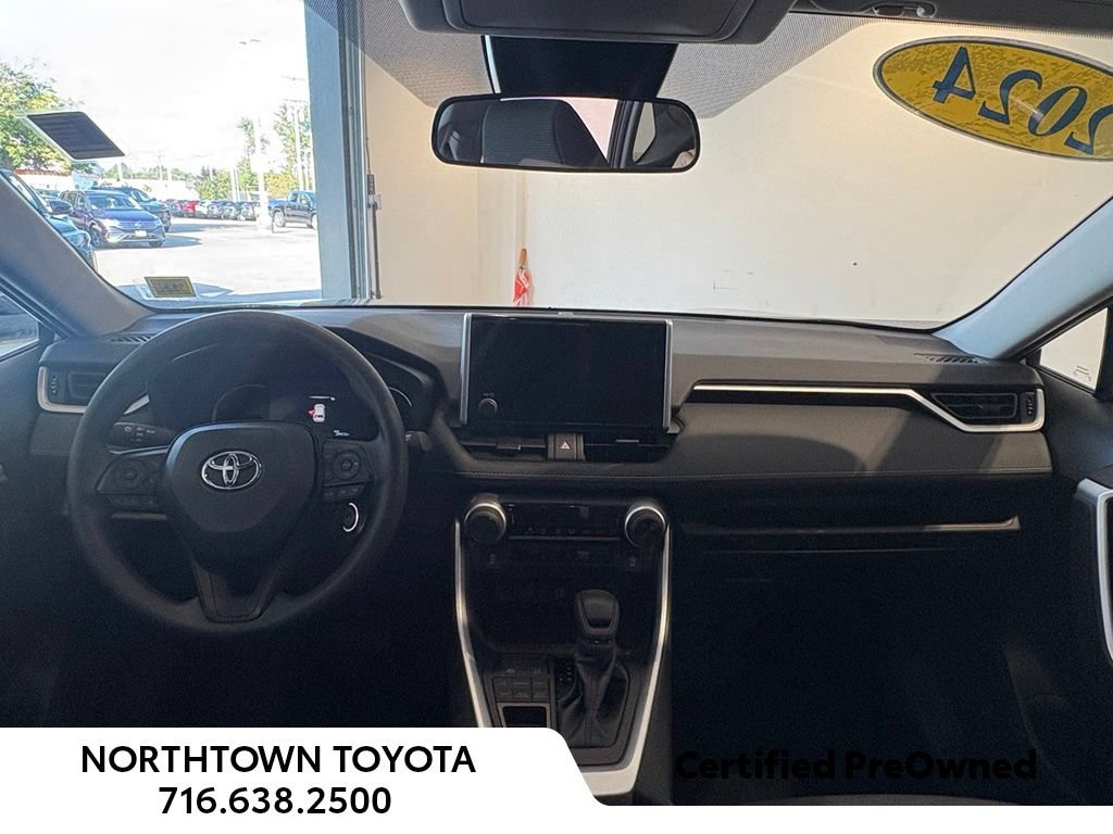 Used 2024 Toyota RAV4 LE AWD/4WD image 17