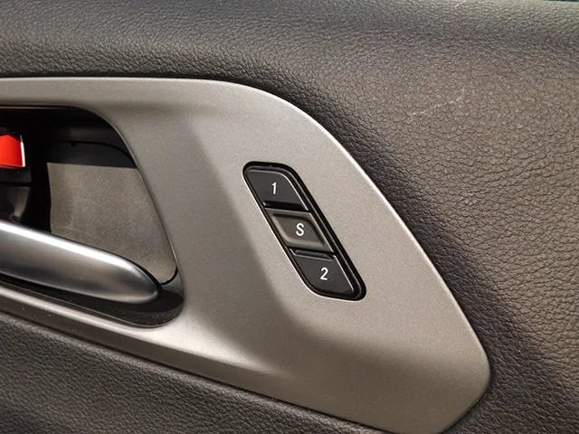 Used 2025 Chrysler Pacifica Select FWD image 22