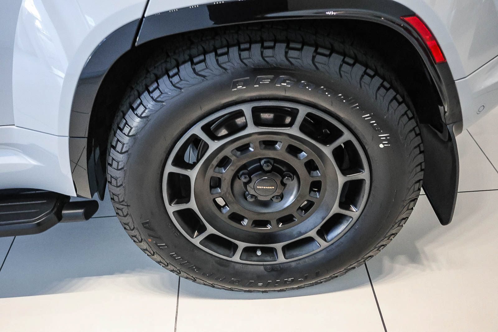 New 2026 Land Rover Defender 110 AWD/4WD image 8