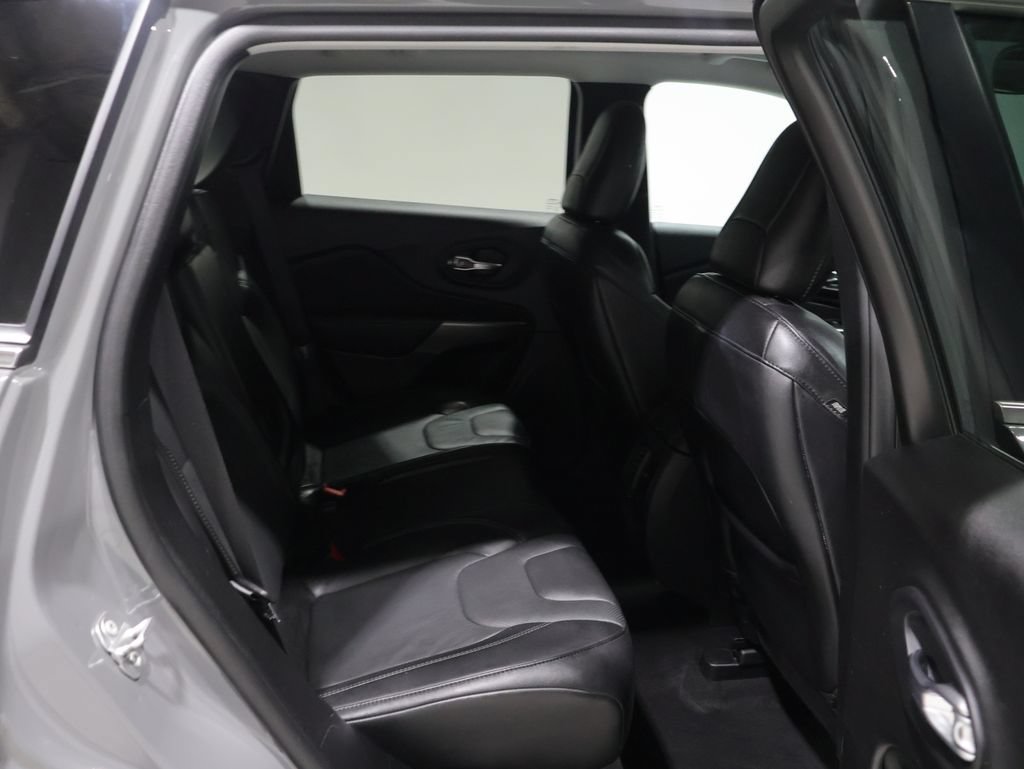 Used 2021 Jeep Cherokee Latitude Lux w/ Comfort/Convenience Group AWD/4WD image 20