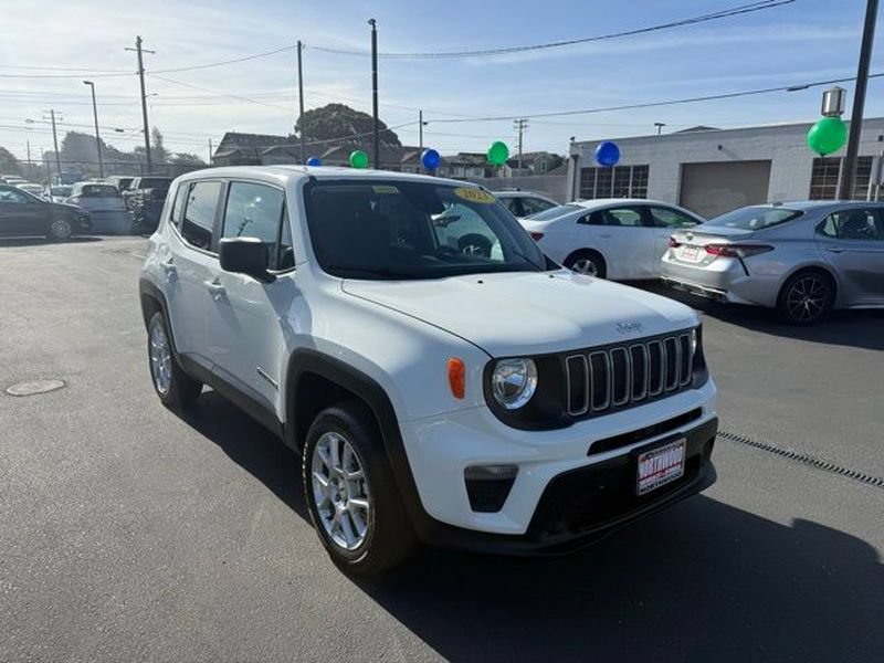Used 2023 Jeep Renegade Latitude AWD/4WD image 7