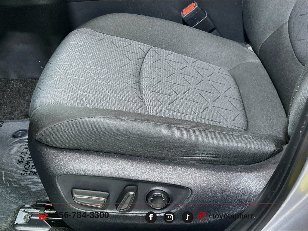 Used 2025 Toyota RAV4 XLE w/ Convenience Package FWD image 17