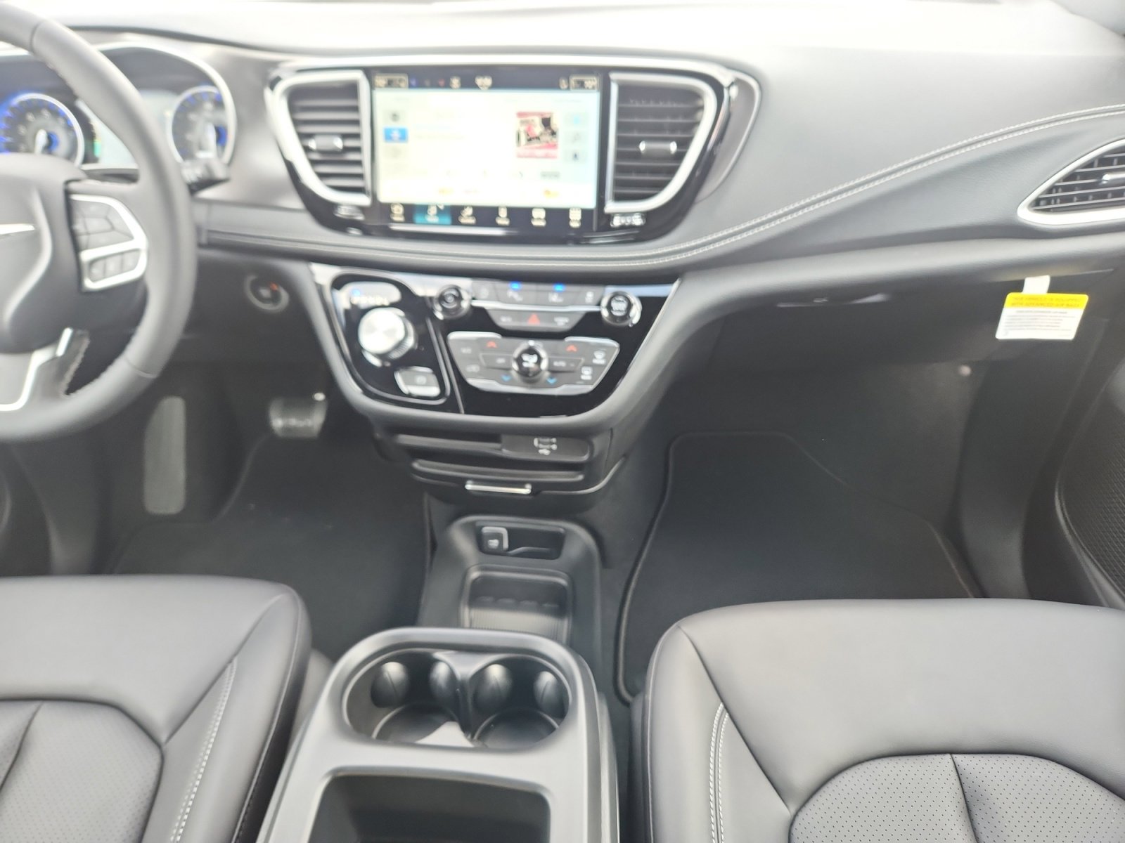 New 2026 Chrysler Pacifica Select AWD/4WD image 21