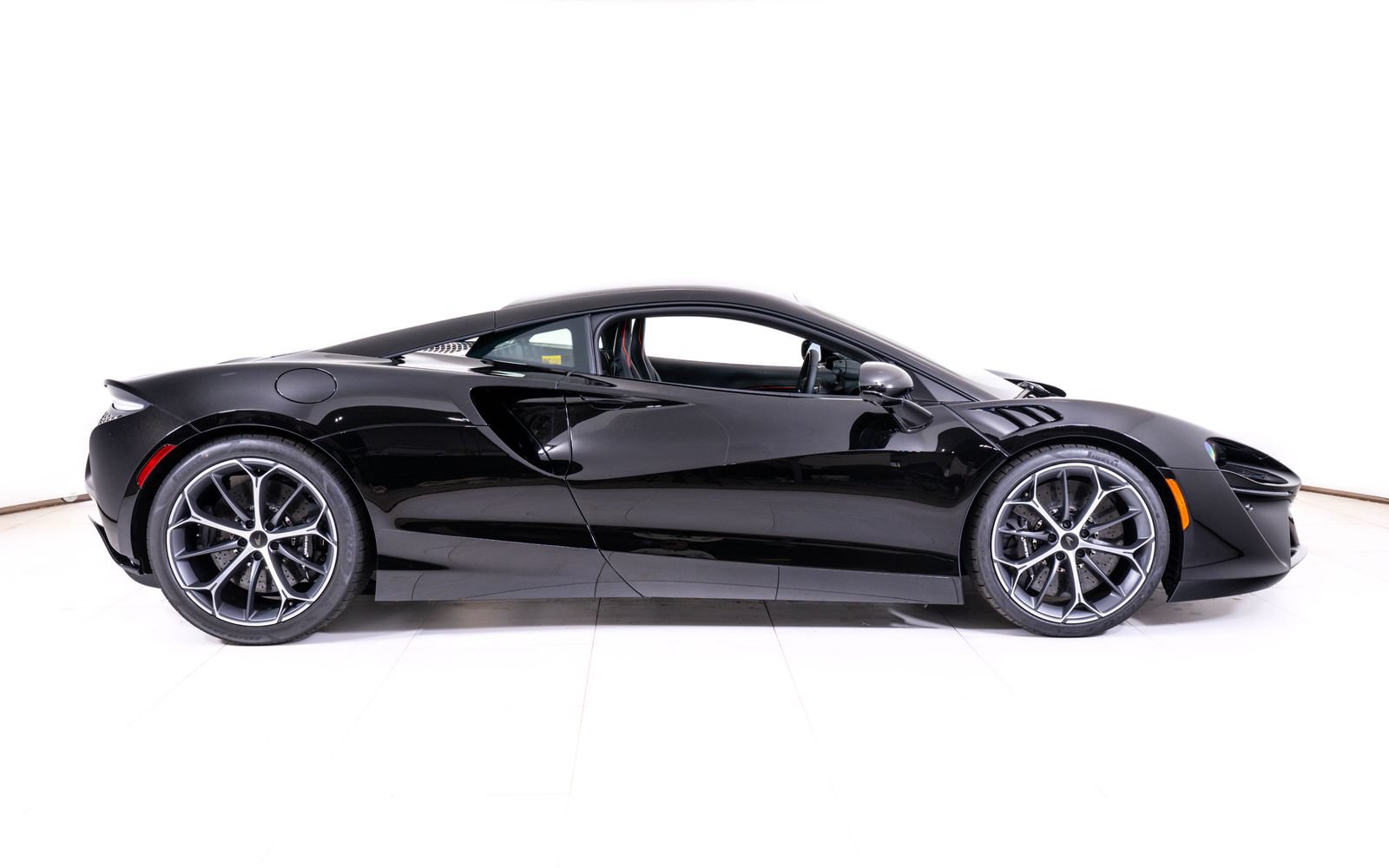 New 2026 McLaren Artura RWD image 6
