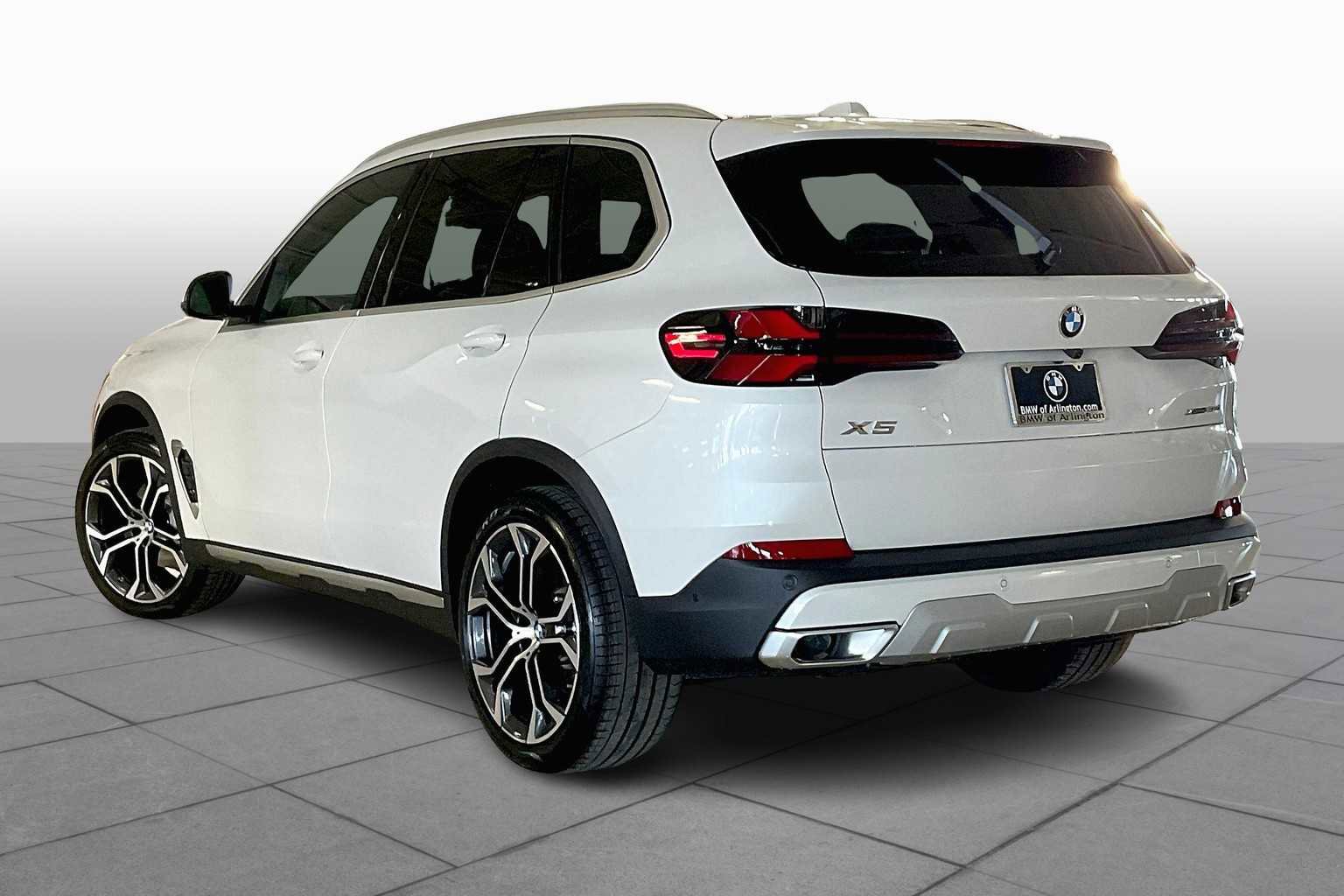 Used 2026 BMW X5 xDrive40i w/ Premium Package image 12