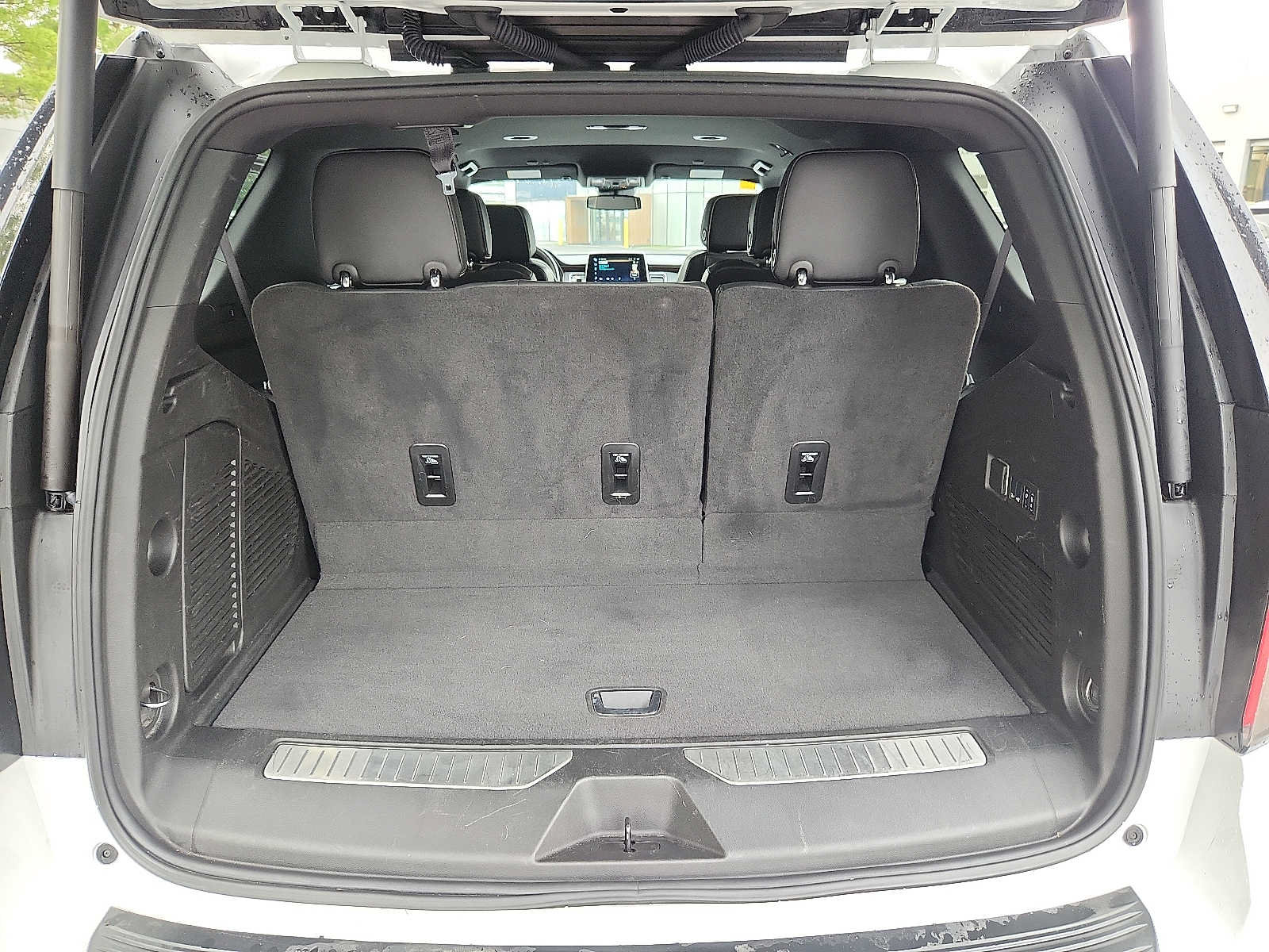 Used 2024 Chevrolet Tahoe Premier AWD/4WD image 27