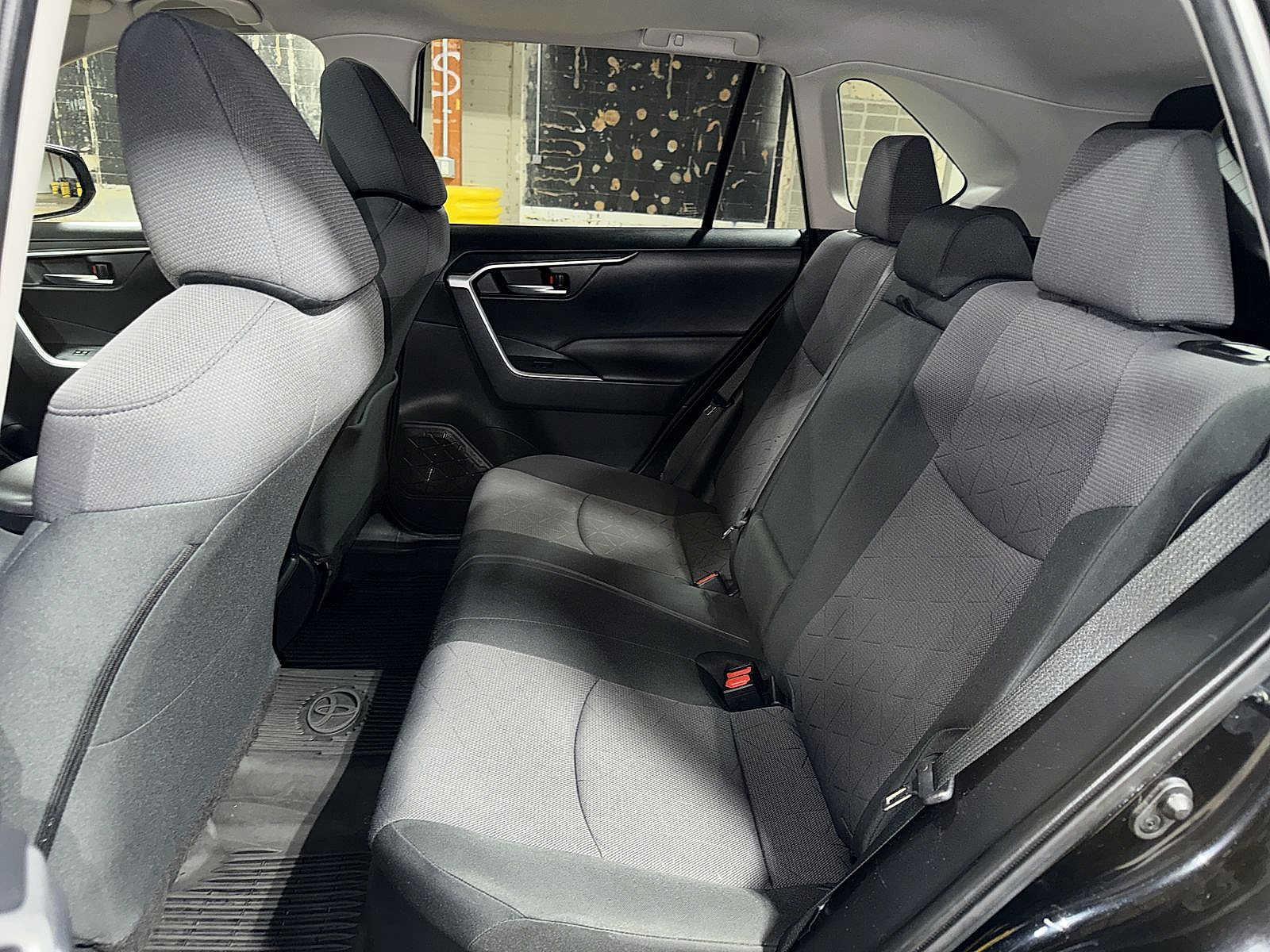 Used 2019 Toyota RAV4 XLE AWD/4WD image 16