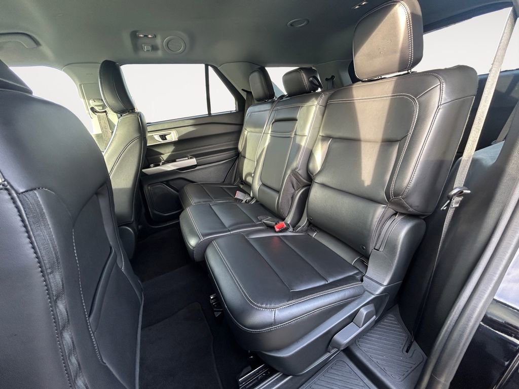 Used 2024 Ford Explorer XLT w/ Equipment Group 202A image 11
