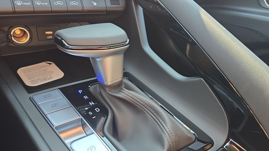 New 2026 Hyundai Elantra Limited FWD image 22
