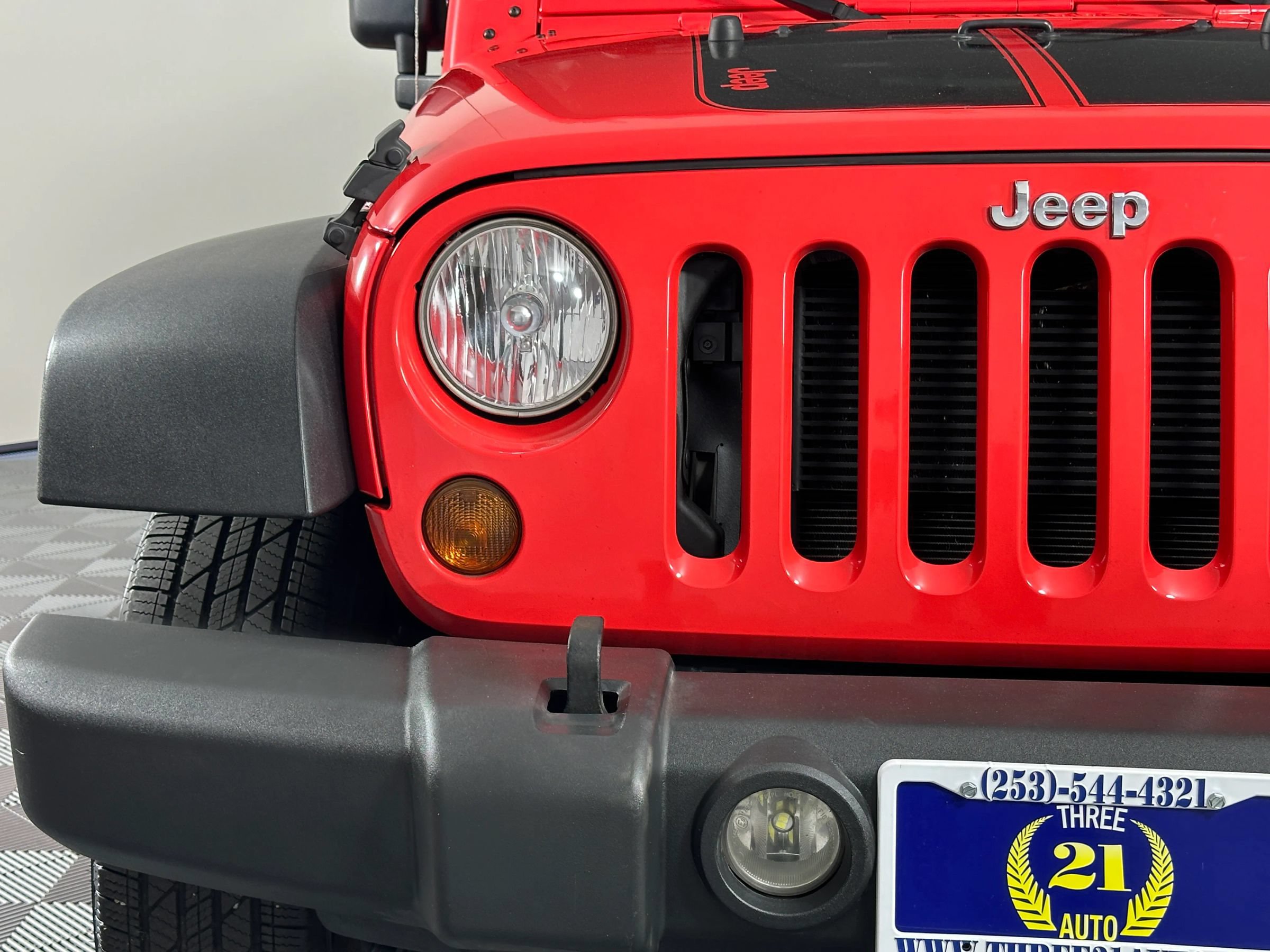 Used 2013 Jeep Wrangler Sport w/ Connectivity Group AWD/4WD image 4
