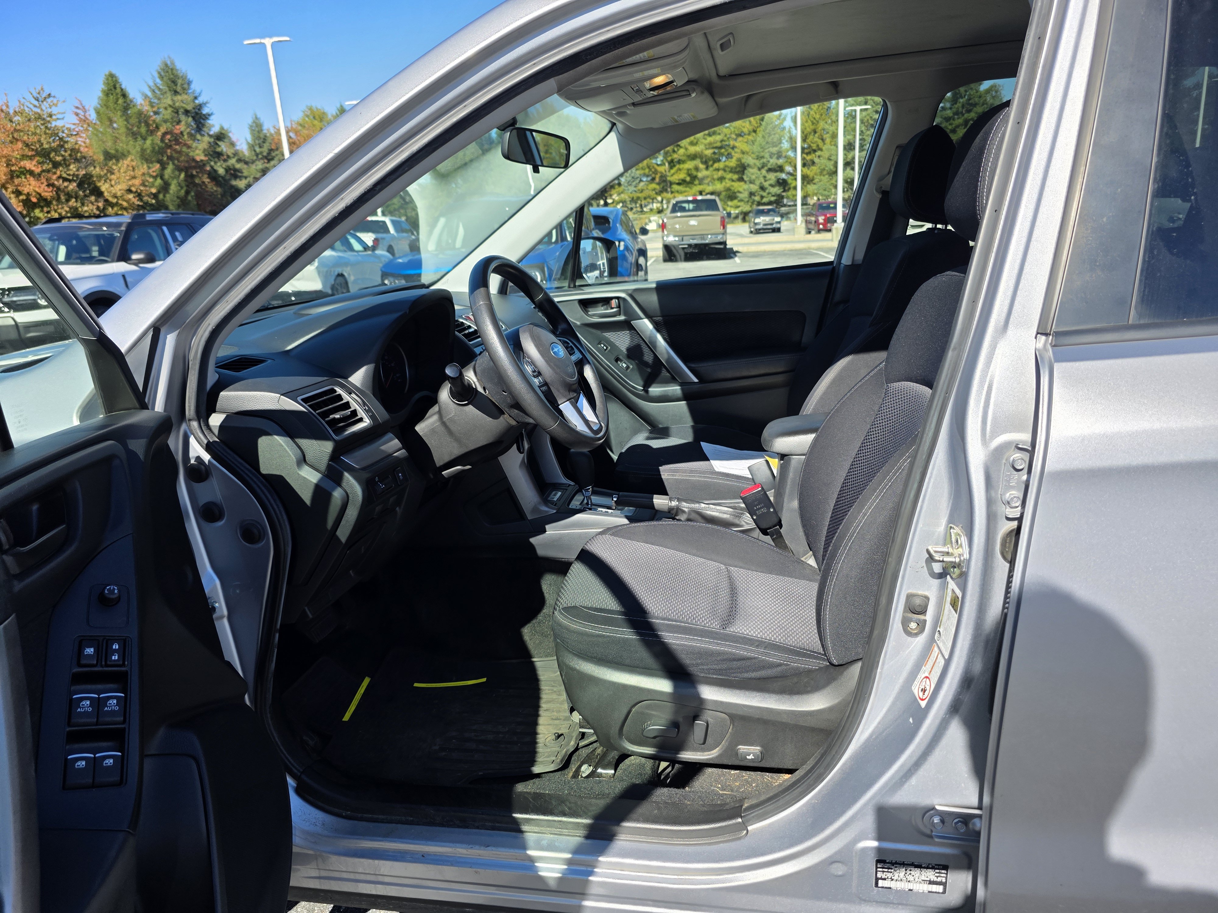 Used 2017 Subaru Forester 2.5i Premium w/ All-Weather Package AWD/4WD image 18