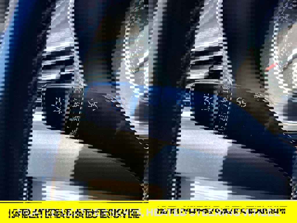 Used 2023 Genesis G70 2.0T image 28