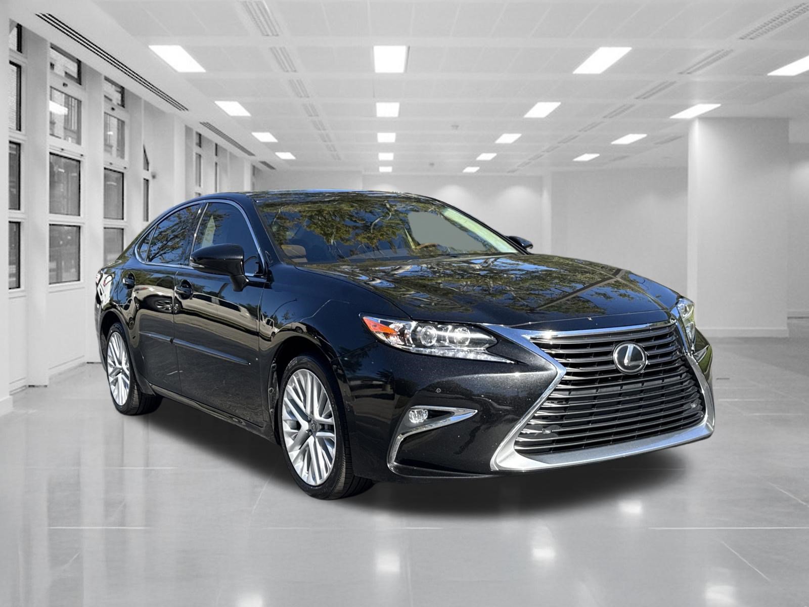 Used 2017 Lexus ES 350 w/ Ultra Luxury Package FWD image 3