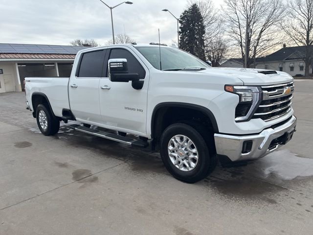 Used 2025 Chevrolet Silverado 3500 LTZ image 6