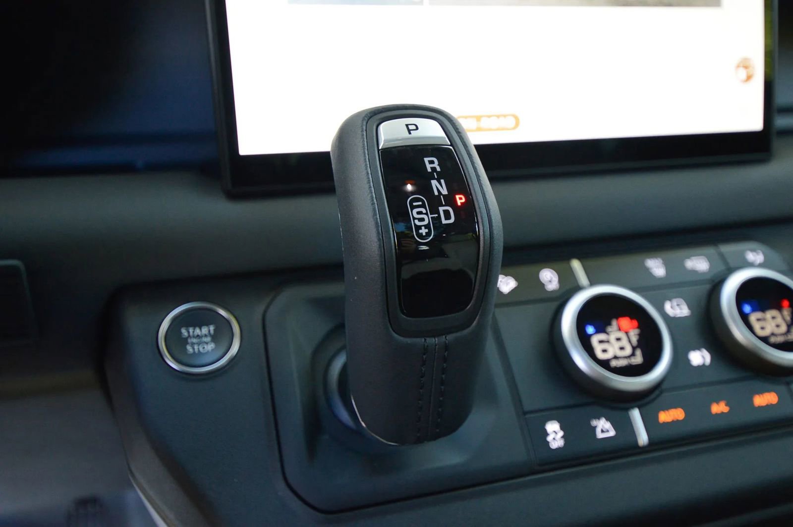 Used 2025 Land Rover Defender 110 X-Dynamic SE image 47