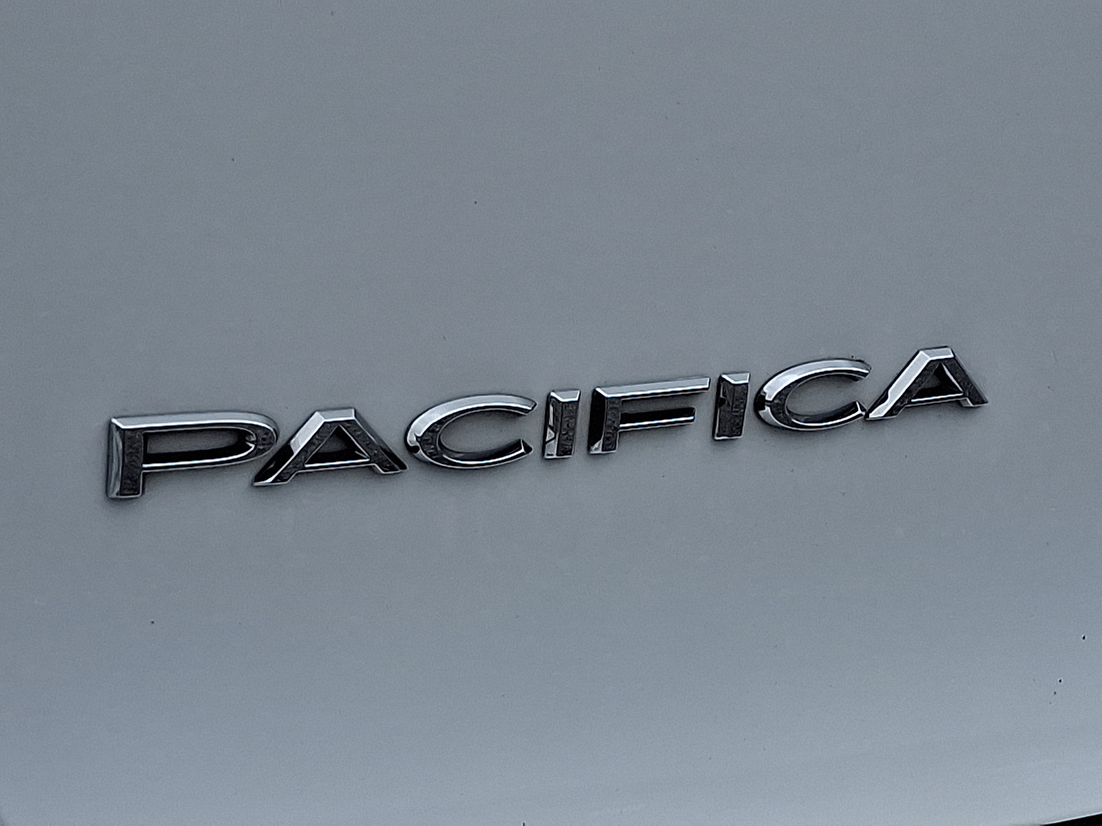 Used 2024 Chrysler Pacifica Touring-L image 30