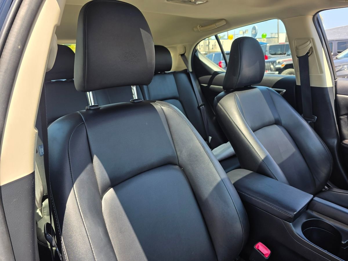Used 2015 Lexus CT 200h FWD image 11