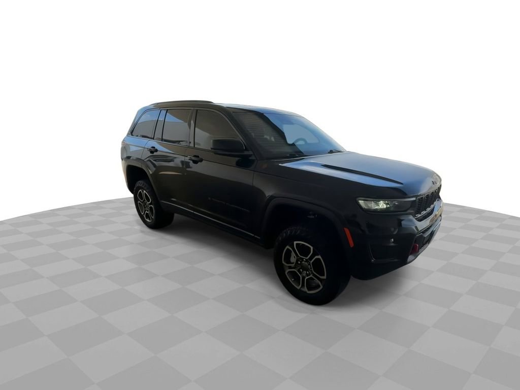 Used 2022 Jeep Grand Cherokee Trailhawk AWD/4WD image 2