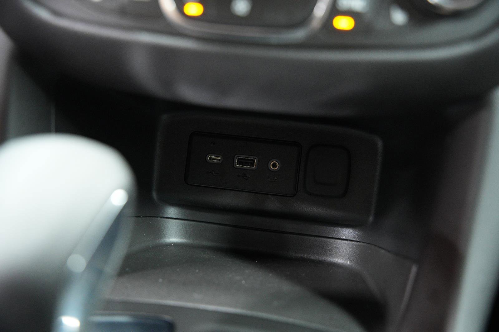 Used 2024 Chevrolet Equinox LT image 36