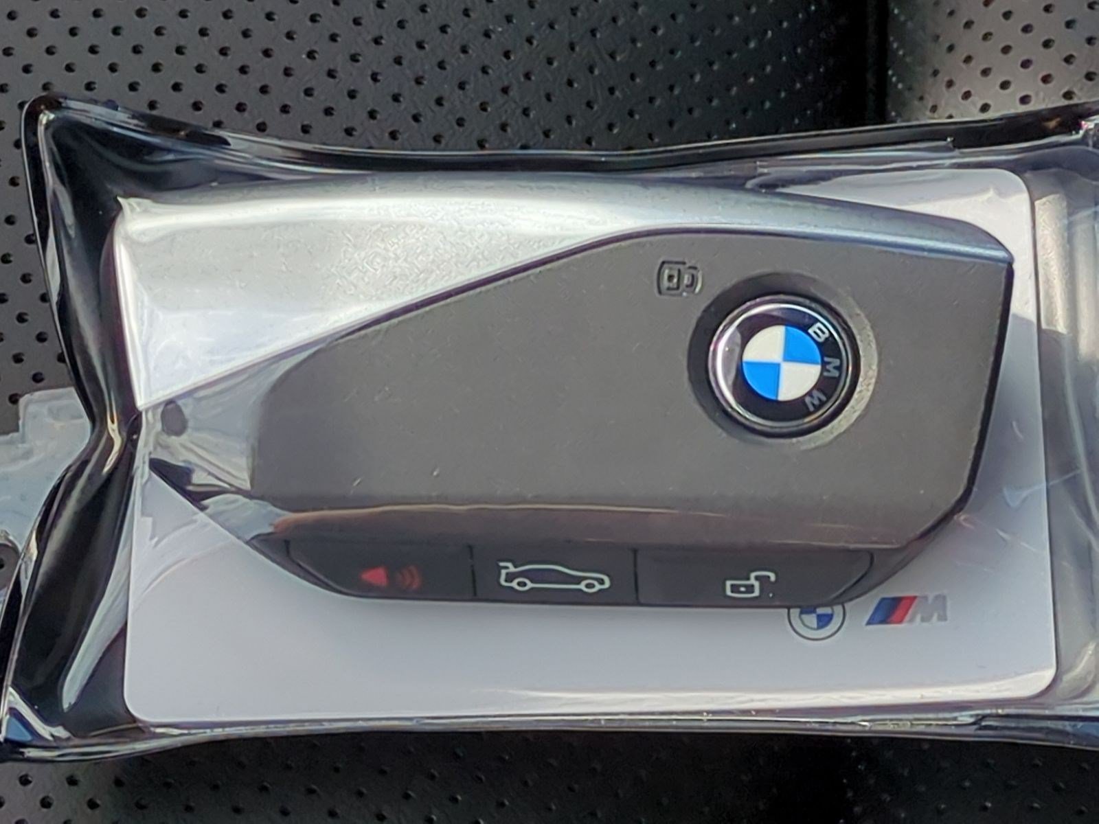 New 2027 BMW 550e xDrive w/ Premium Package AWD/4WD image 33
