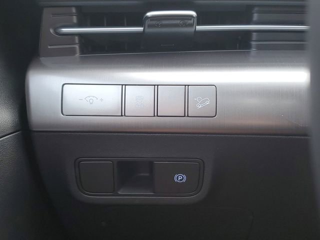 Used 2025 Hyundai Kona SEL image 21