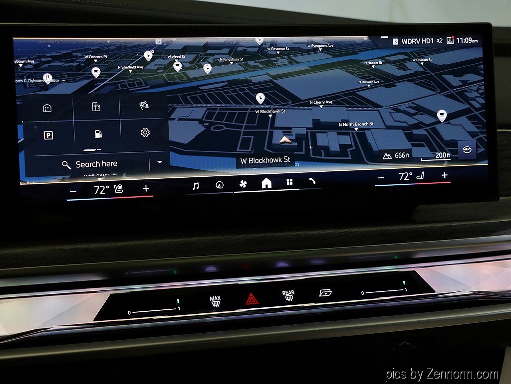 Used 2026 BMW 750e xDrive image 21