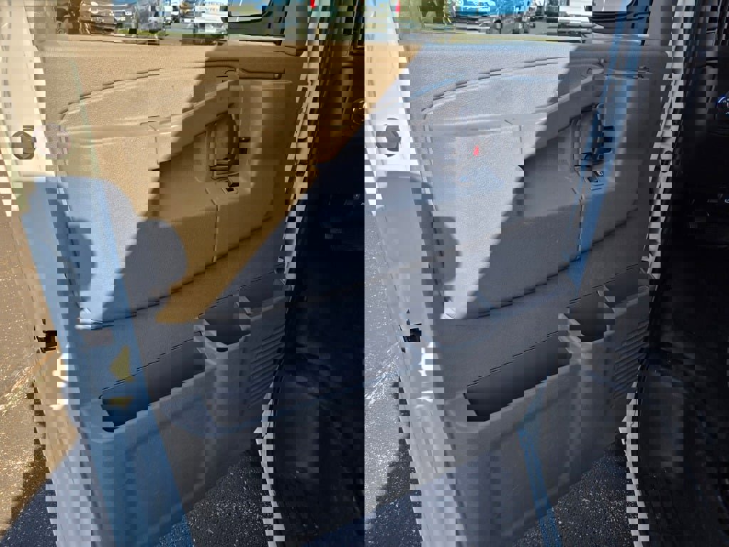 Used 2021 Chevrolet Express 2500 w/ Driver Convenience Package image 12