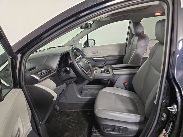 Used 2022 Toyota Sienna XLE w/ XLE Plus Package AWD/4WD image 13