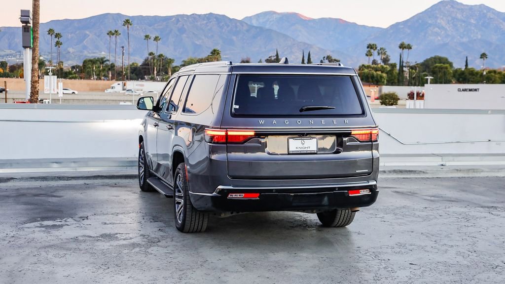 Certified 2024 Jeep Wagoneer L Series II w/ Flexible Seating Group image 7
