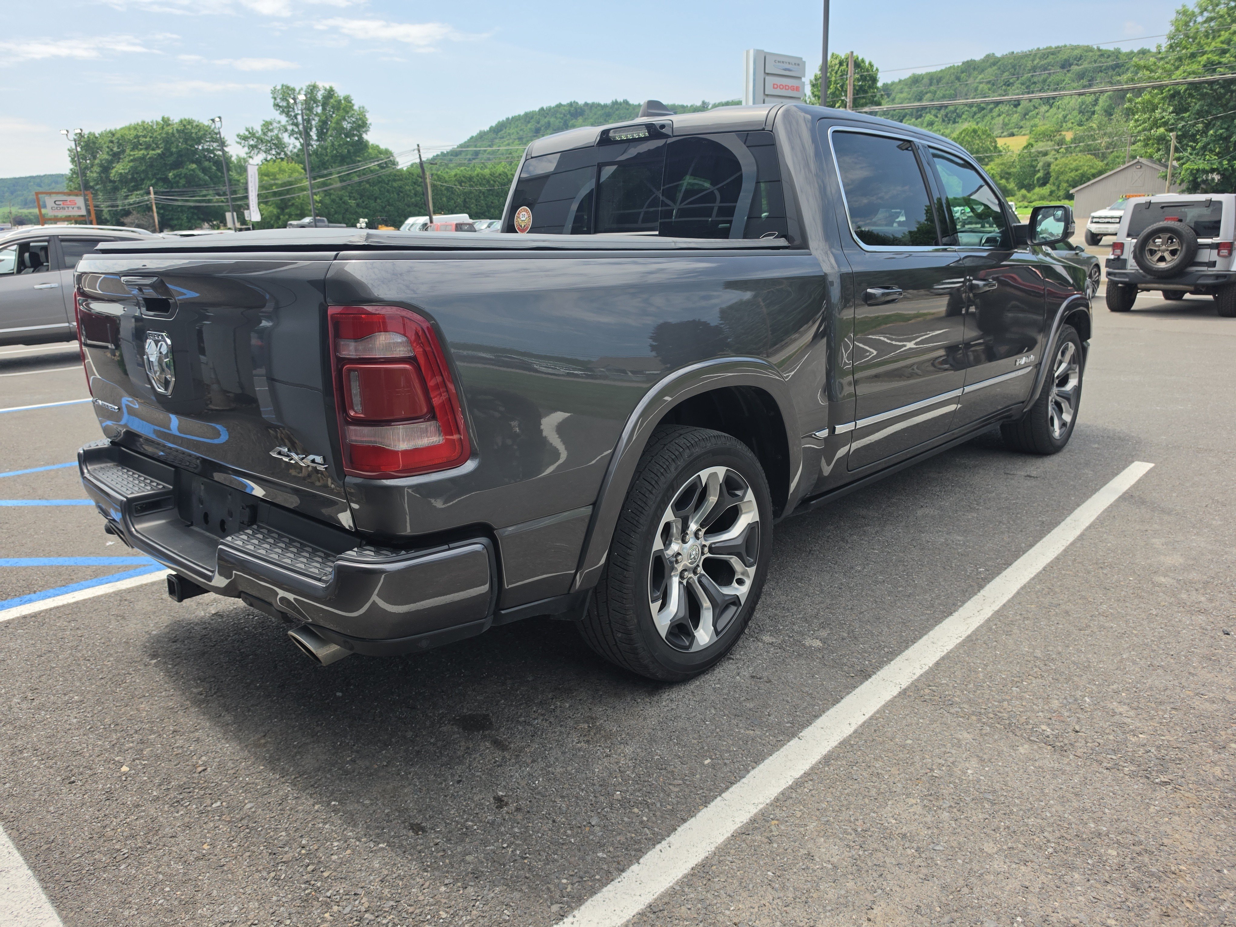 Used 2024 RAM 1500 Limited AWD/4WD image 3